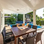 Paliska Villa