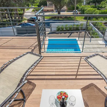 Paliska Villa *