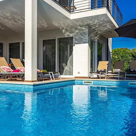 Paliska Villa *